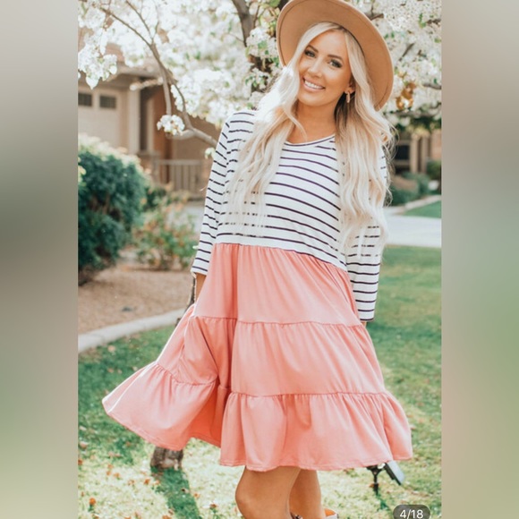 Last 2 😍 Tiered T-Shirt Dress Size M - Picture 1 of 5